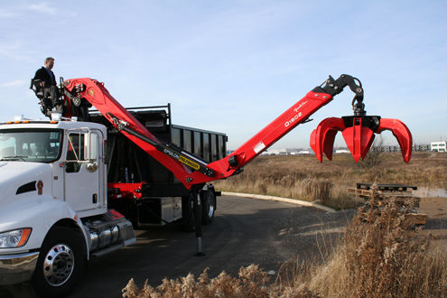 Notice how the Epsilon Q150Z reverse knuckles at the joint.&nbsp; Impressive.